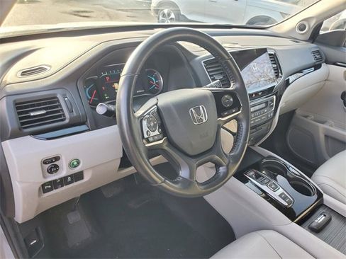 Used 2019 Honda Pilot Touring image 16