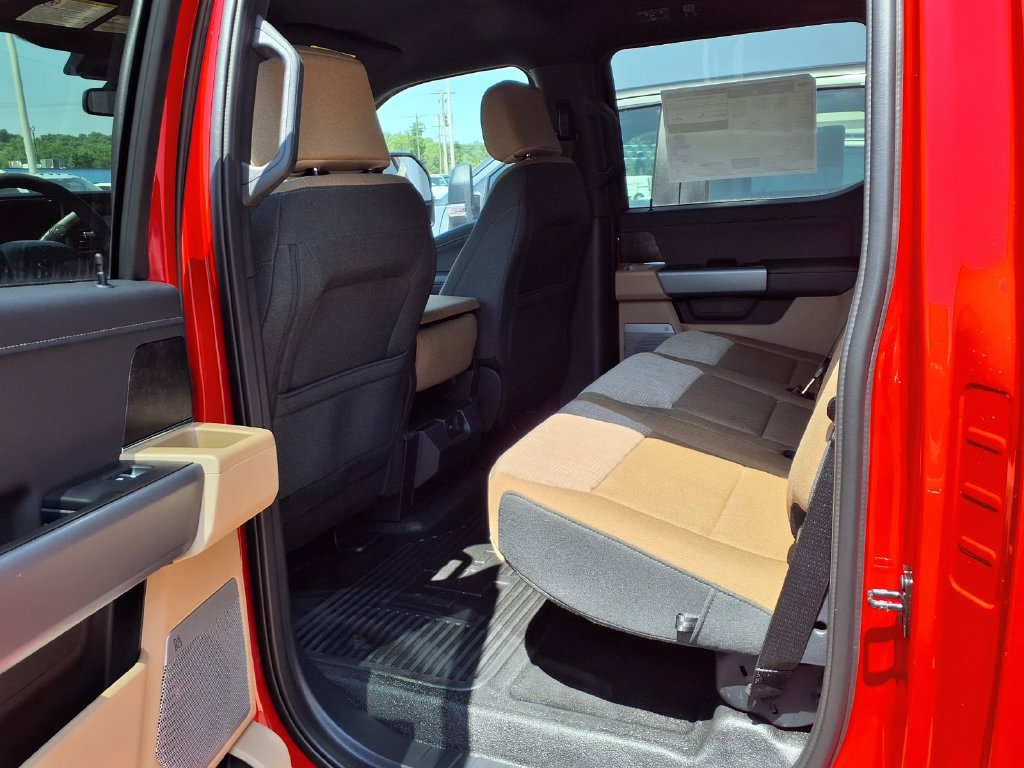 New 2026 Ford F250 XLT w/ XLT Premium Package AWD/4WD image 8