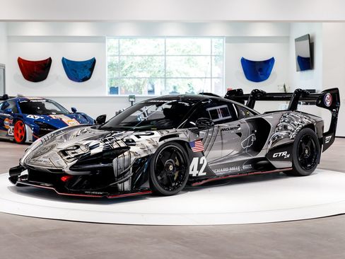 Used 2020 McLaren Senna RWD image 1