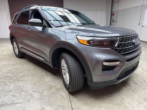 Certified 2023 Ford Explorer XLT w/ Equipment Group 202A AWD/4WD image 7