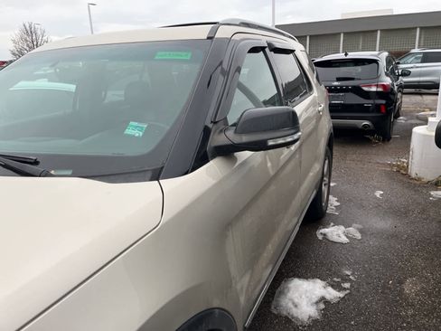 Used 2017 Ford Explorer XLT w/ Equipment Group 202A image 7