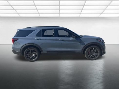 Used 2025 Ford Explorer ST w/ Sun And Sound Package AWD/4WD image 4