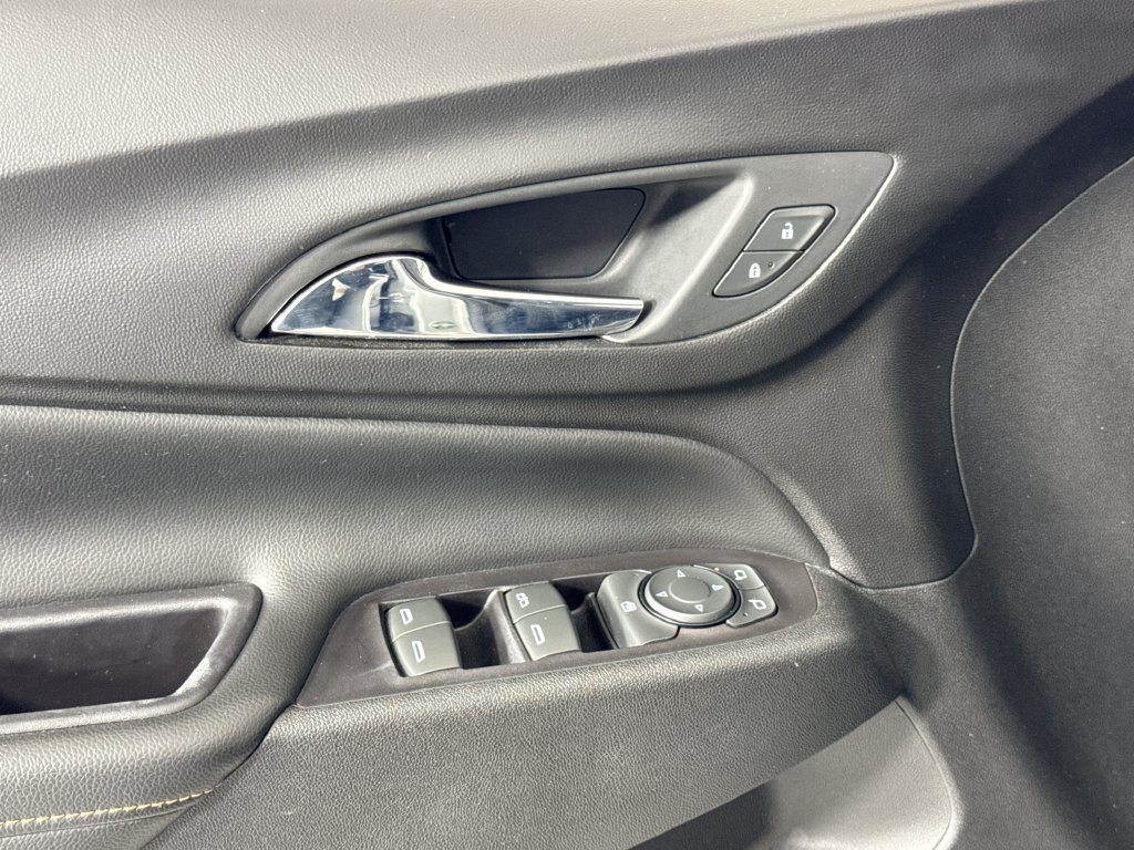 Used 2018 Chevrolet Equinox Premier FWD image 14