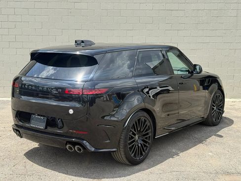 Used 2024 Land Rover Range Rover Sport AWD/4WD image 12