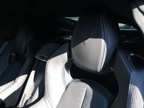 Used 2022 Chevrolet Corvette Stingray Premium Cpe w/ Z51 Performance Package image 12