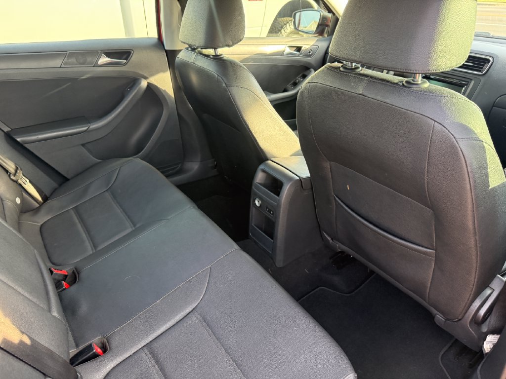 Used 2012 Volkswagen Jetta SE FWD image 14