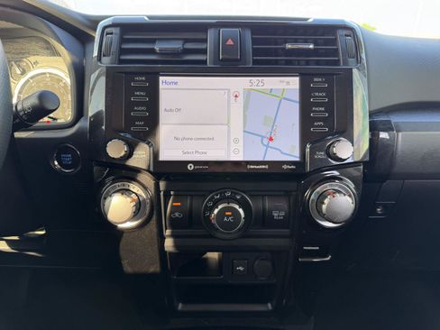 Used 2022 Toyota 4Runner TRD Off-Road Premium AWD/4WD image 30