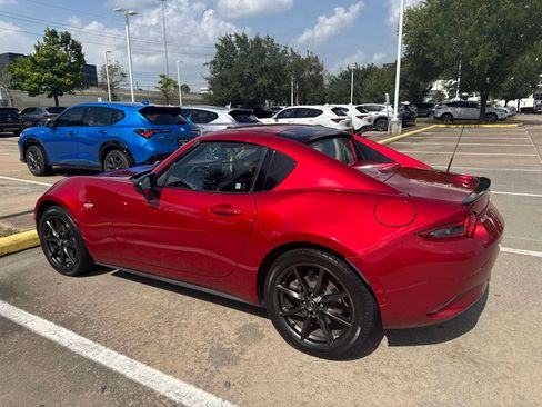 Used 2017 MAZDA MX-5 Miata RF Club RWD image 3