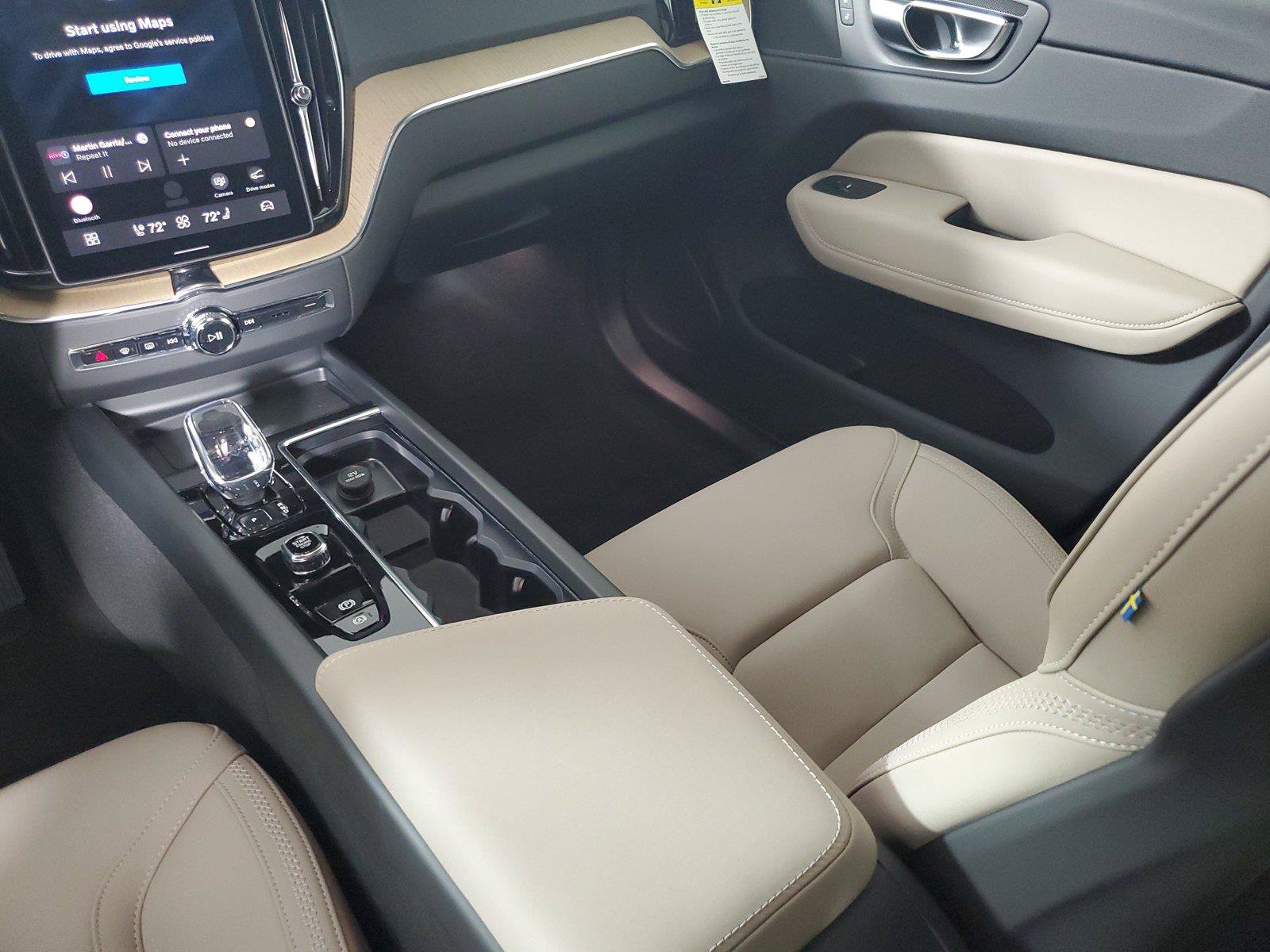 New 2027 Volvo XC60 B5 Core AWD/4WD image 17