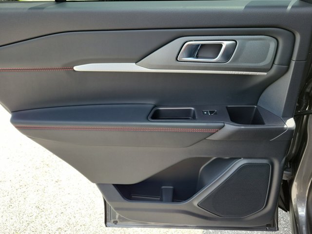 New 2026 Ford Explorer ST-Line w/ ST-Line Street Pack RWD image 16