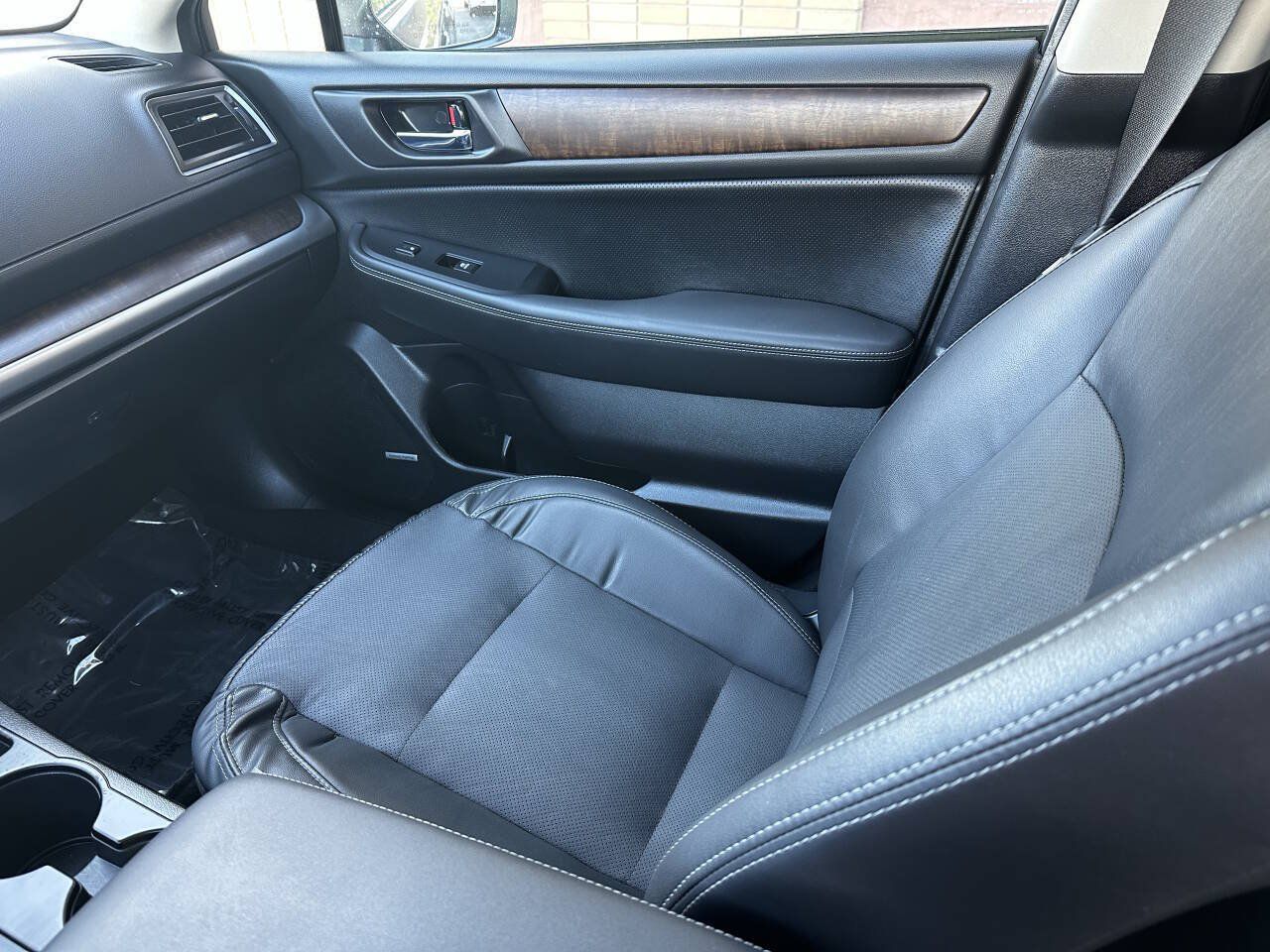 Used 2017 Subaru Outback 2.5i Limited AWD/4WD image 14