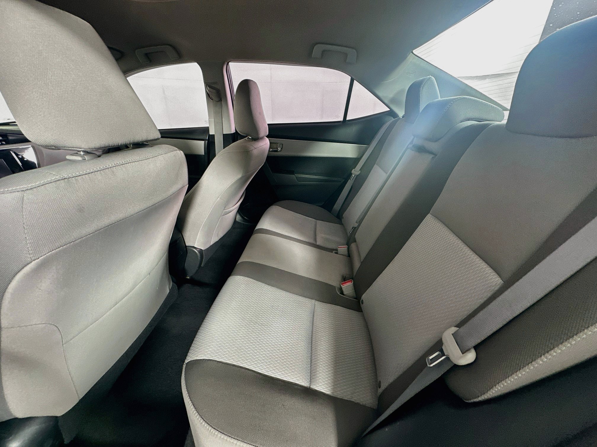 Used 2017 Toyota Corolla LE FWD image 25
