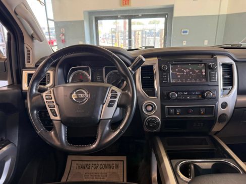 Used 2019 Nissan Titan PRO-4X AWD/4WD image 13