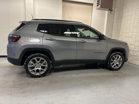 Used 2022 Jeep Compass Latitude image 48