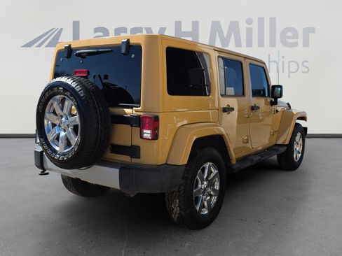 Used 2013 Jeep Wrangler Unlimited Sahara w/ Connectivity Group image 5