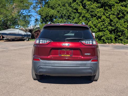 Used 2019 Jeep Cherokee Latitude Plus image 4