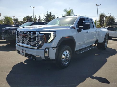 New 2026 GMC Sierra 3500 Denali w/ Denali Reserve Package image 2
