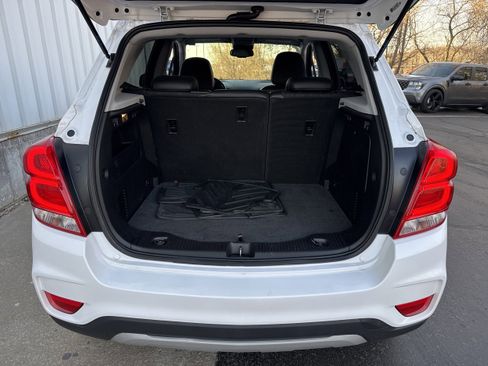 Used 2019 Chevrolet Trax LT w/ LT Convenience Package image 11