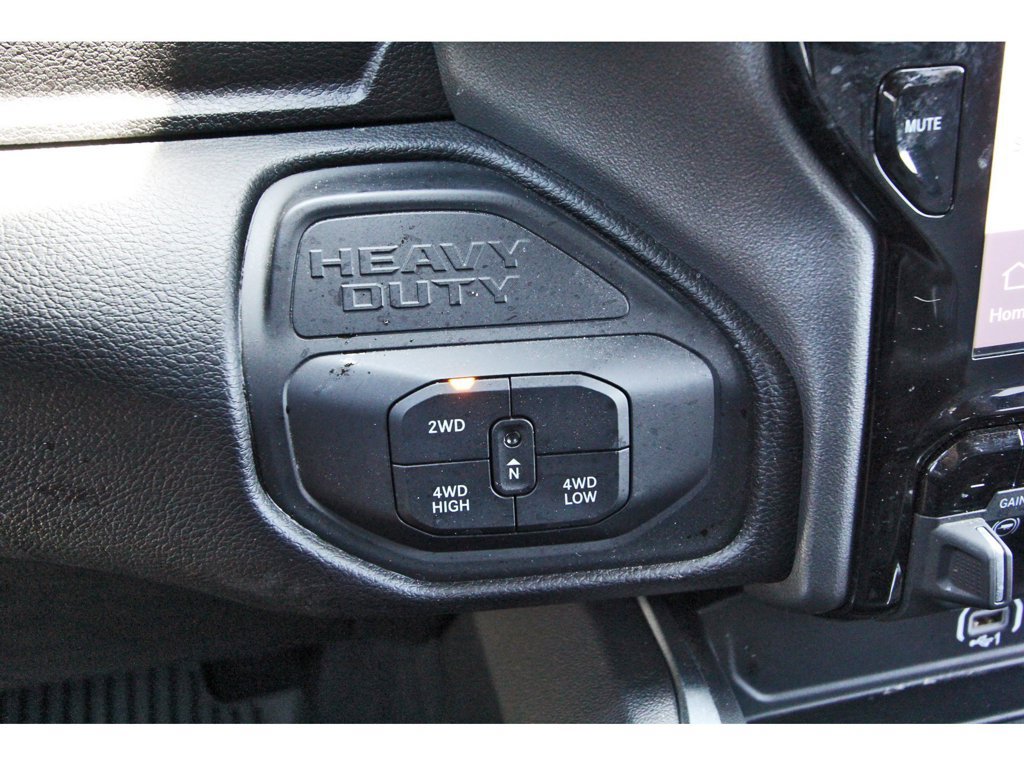 Used 2025 RAM 3500 Laramie AWD/4WD image 25