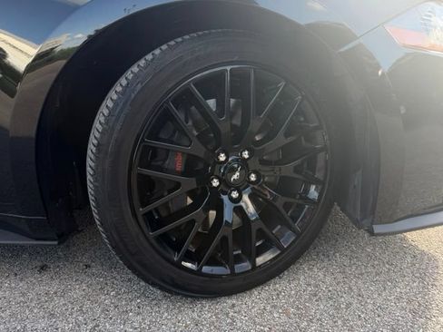 Used 2021 Ford Mustang GT Premium w/ GT Performance Package RWD image 4