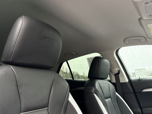 Used 2025 Buick Envision Sport Touring AWD/4WD image 18