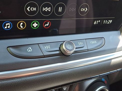 Used 2025 Chevrolet Blazer LT AWD/4WD image 19
