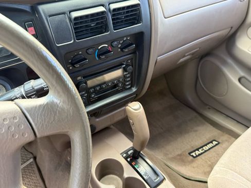 Used 2001 Toyota Tacoma PreRunner image 23