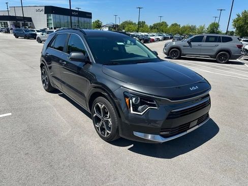 Certified 2025 Kia Niro EX Touring FWD image 1