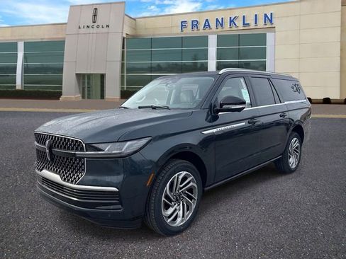New 2026 Lincoln Navigator L Reserve AWD/4WD image 3
