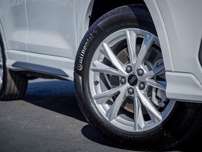 Certified 2025 Audi Q3 2.0T Premium w/ Convenience Package