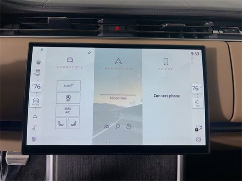 New 2026 Land Rover Range Rover SE image 16