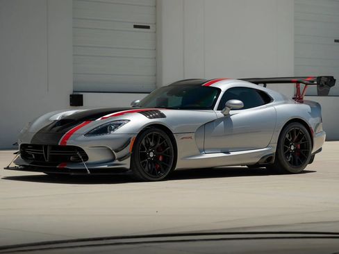 Used 2016 Dodge Viper GTC w/ ACR Package RWD image 2