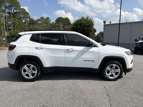 Used 2023 Jeep Compass Latitude AWD/4WD image 9