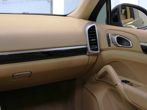 Used 2012 Porsche Cayenne image 59