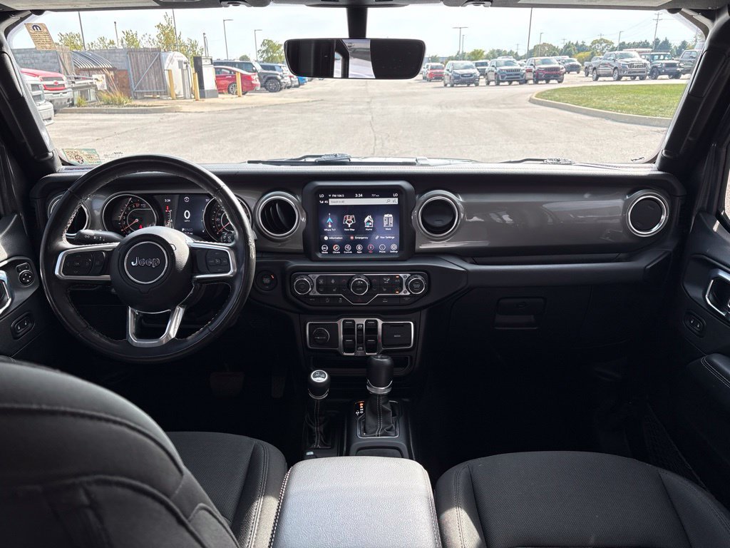 Used 2022 Jeep Wrangler Unlimited Sahara w/ Dual Top Group AWD/4WD image 20