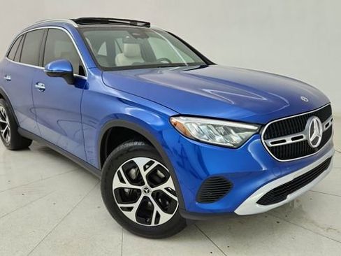 Used 2025 Mercedes-Benz GLC 350e 4MATIC image 89