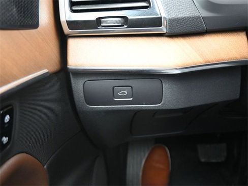 Used 2024 Volvo XC90 B6 Plus w/ Protection Package Premier image 28