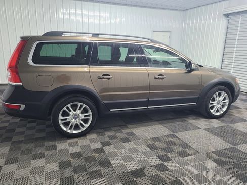 Used 2016 Volvo XC70 T5 Premier w/ Proximity Package AWD/4WD image 12