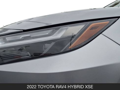 Used 2022 Toyota RAV4 XSE AWD/4WD image 10