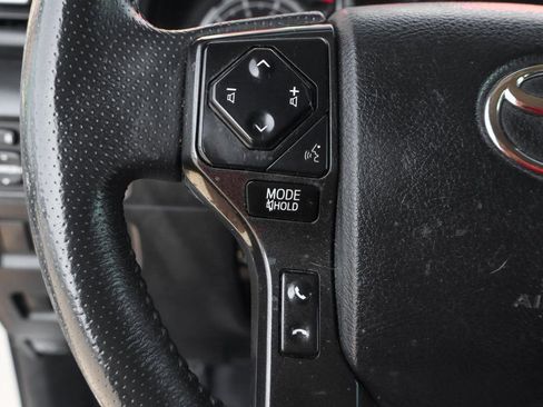 Used 2022 Toyota 4Runner TRD Off-Road Premium AWD/4WD image 24
