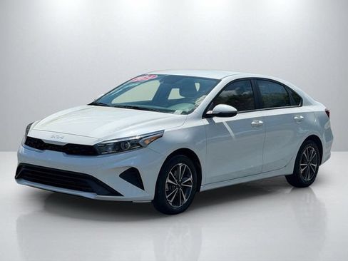 Certified 2024 Kia Forte LXS w/ LXS Technology Package FWD image 3