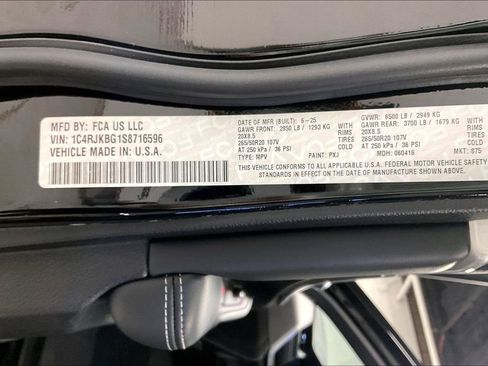 Used 2025 Jeep Grand Cherokee L Limited w/ Black Appearance Package image 44