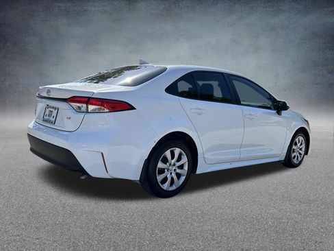 Used 2024 Toyota Corolla LE FWD image 5