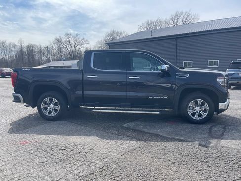 Used 2024 GMC Sierra 1500 SLT AWD/4WD image 9