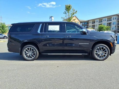 New 2026 Chevrolet Suburban Premier AWD/4WD image 30