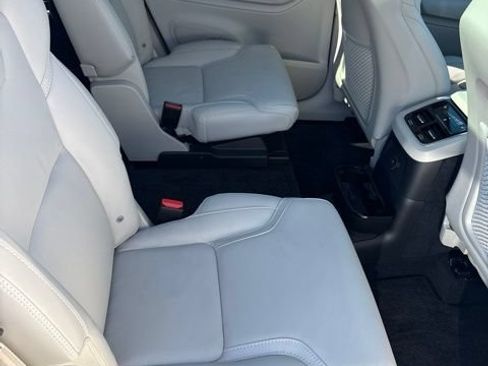 Used 2024 Volvo XC90 T8 Ultimate w/ Lounge Package AWD/4WD image 35