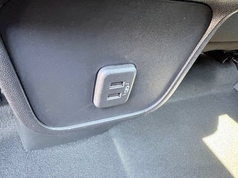 Used 2023 Chevrolet Equinox LT FWD image 9
