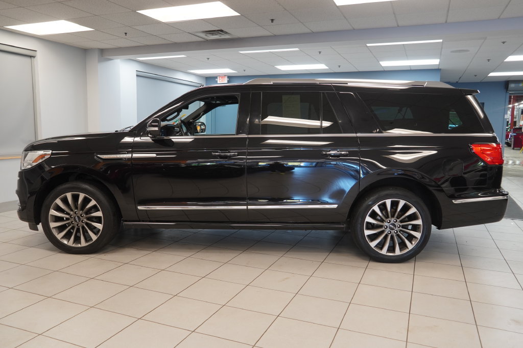 Used 2020 Lincoln Navigator L Reserve AWD/4WD image 2