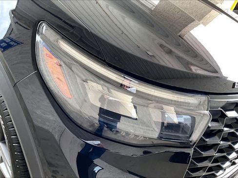 Used 2025 Ford Explorer ST-Line w/ ST-Line Street Pack image 25