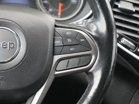 Used 2020 Jeep Cherokee Limited AWD/4WD image 16
